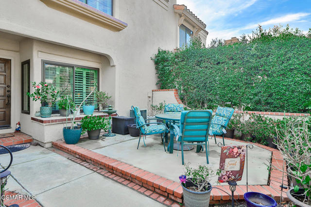 388 Country Club Drive, Simi Valley CA: https://media.crmls.org/mediaz/0a16df6c-793b-4166-b483-6c08ead47093.jpg
