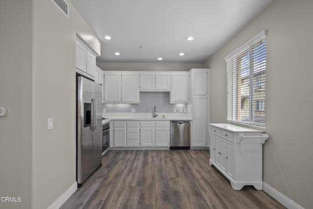 1542 Windshore Way, Oxnard CA: https://media.crmls.org/mediaz/0a174f3a-ec10-4c54-9032-b5edb5ebff08.jpg