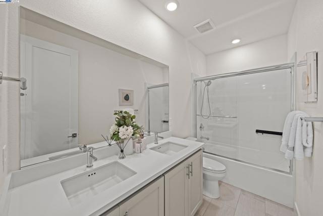 318 Paradiso Ct, San Ramon CA: https://media.crmls.org/mediaz/0a175e7e-9cca-4fb0-acde-9326531e449f.jpg