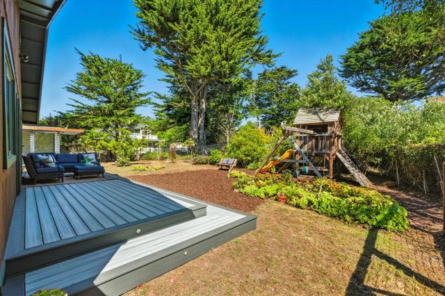430 Marine Boulevard, Moss Beach CA: https://media.crmls.org/mediaz/0a18568f-975b-442d-9221-e1348a561cb7.jpg