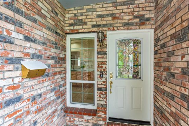 3757 Savannah Rd, Fremont CA: https://media.crmls.org/mediaz/0a190c8c-cdd9-4f2b-b925-18f97579acdd.jpg