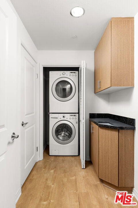 1408 W WASHINGTON Boulevard, Los Angeles CA: https://media.crmls.org/mediaz/0a1976f4-dbc3-488f-8299-209db2e99045.jpg