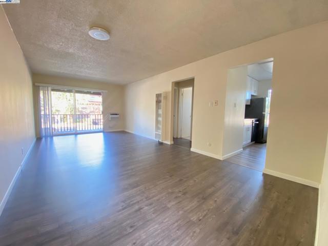 1600 Laguna St, Concord, California 94520-7108, 1 Bedroom Bedrooms, ,1 BathroomBathrooms,Condominium,For Sale,Laguna St,41070279