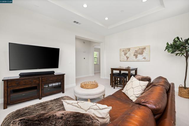 837 O'Brien Place, Danville CA: https://media.crmls.org/mediaz/0a1b21c7-326b-4785-9fdd-9b02c501299b.jpg