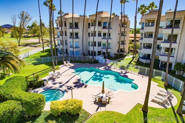 12122 Royal Birkdale Row, San Diego CA: https://media.crmls.org/mediaz/0a1b4bb1-1200-4c3f-9ae7-a6b469aa9836.jpg