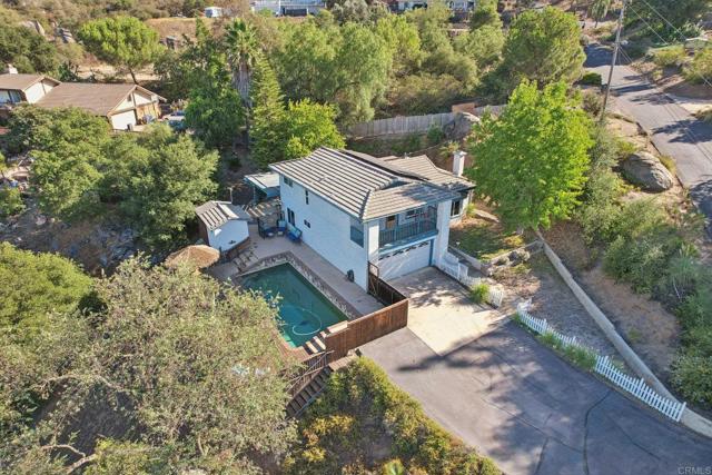 1921 Via Corina, Alpine CA: https://media.crmls.org/mediaz/0a1b6961-f465-4374-86dc-b0e392c6c248.jpg