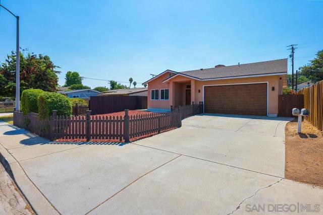 1135 E 3rd Ave, Escondido CA: https://media.crmls.org/mediaz/0a1bd30e-975f-4878-8375-0ada70bf8a5c.jpg