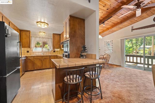 2119 Silverado Way, Arnold CA: https://media.crmls.org/mediaz/0a1bd80a-d15f-494f-8fde-f3f05cb9dd28.jpg