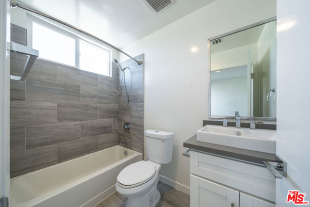 5941 Barton Avenue, Los Angeles CA: https://media.crmls.org/mediaz/0a1c3821-db34-48d6-baa2-788bcfa44fbf.jpg