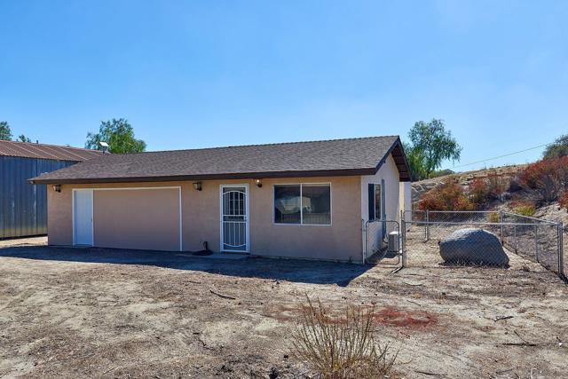 6185 Alpine Blvd, Alpine CA: https://media.crmls.org/mediaz/0a1caebb-12fa-423d-a83f-3a87fbab014e.jpg