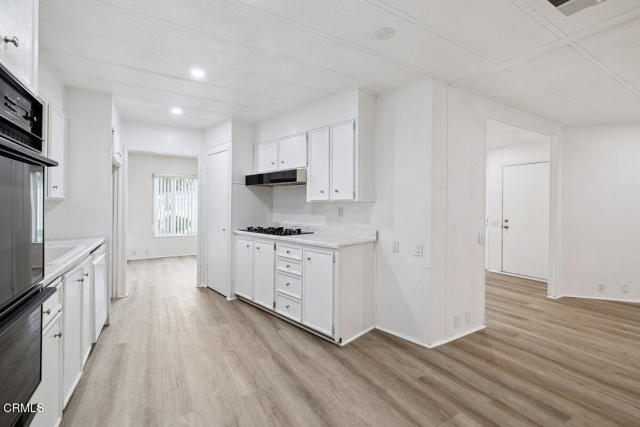 Detail Gallery Image 13 of 39 For 206 Browning Ave #206,  Ventura,  CA 93003 - 2 Beds | 1 Baths