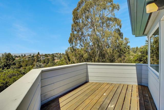 50 Hermosa Avenue, Oakland CA: https://media.crmls.org/mediaz/0a1cc862-5e0d-4cbd-b963-d911539dff7b.jpg