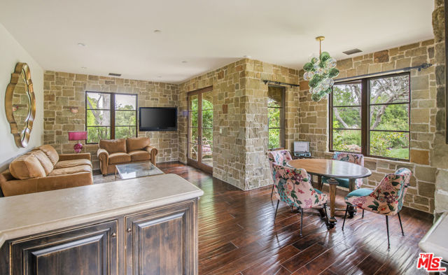 427 La Marina Drive, Camarillo CA: https://media.crmls.org/mediaz/0a1d22d3-4d72-412f-a465-6aa31a2d06f0.jpg