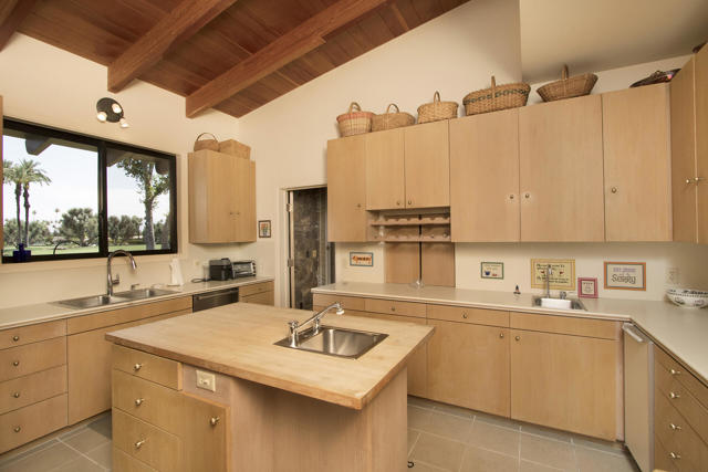 Image 16 of 63 For 70796 Fairway Drive