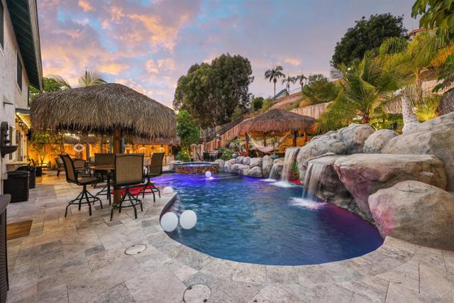 10976 Pallon Way, San Diego CA: https://media.crmls.org/mediaz/0a1de8de-9a60-4478-b910-abc463dea297.jpg