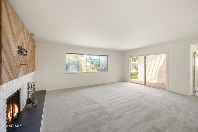261 Hiram Avenue, Newbury Park CA: https://media.crmls.org/mediaz/0a1e1b04-9da0-4e9e-8758-f4e75842f786.jpg
