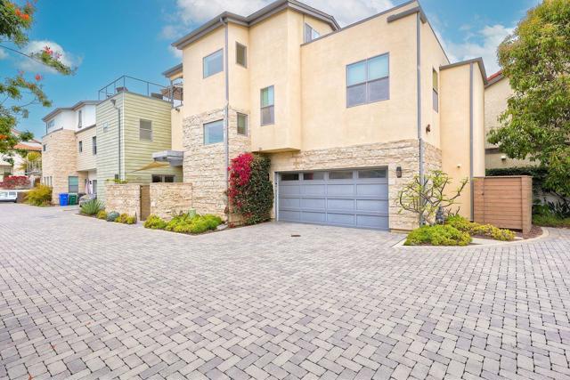 295 Chinquapin Ave, Carlsbad CA: https://media.crmls.org/mediaz/0a1e26bc-b402-415b-9a5a-4a6dfc90860a.jpg