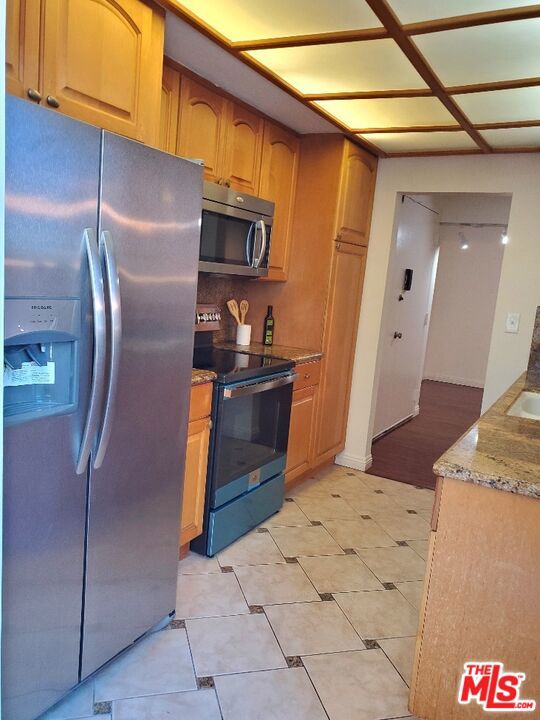 10535 Wilshire Boulevard, Los Angeles CA: https://media.crmls.org/mediaz/0a1e6198-80a8-4bff-a19f-dc88ca103ef3.jpg
