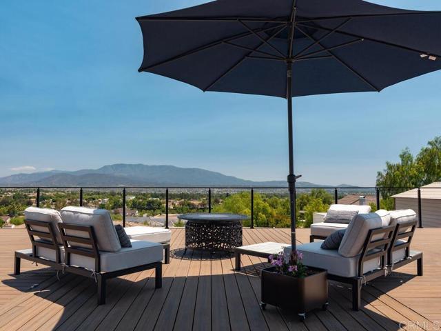31755 Rancho Vista Road, Temecula CA: https://media.crmls.org/mediaz/0a1ec741-270e-42cf-992e-23f9848565ea.jpg
