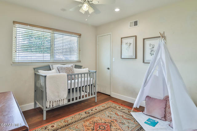 1878 Moore Street, Simi Valley CA: https://media.crmls.org/mediaz/0a1f2586-f6b2-4f47-aaa3-54921ad050e4.jpg