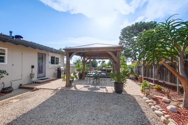 Detail Gallery Image 16 of 56 For 2392 Fire Mountain Dr, Oceanside,  CA 92054 - 2 Beds | 2 Baths