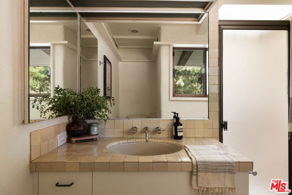 MLS #26835707 image #46