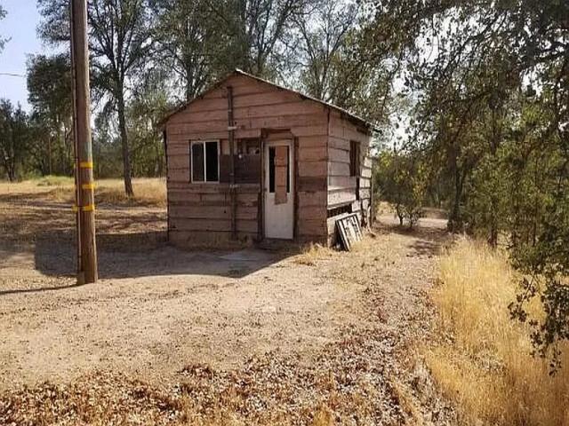 31634 Lodge Road, Auberry CA: https://media.crmls.org/mediaz/0a1fa07b-85d9-48b4-8ed8-6f21d09befae.jpg