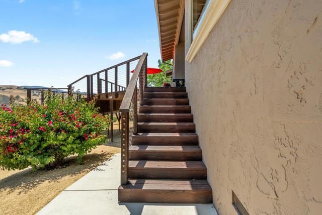 38 Barbras Court, Hollister CA: https://media.crmls.org/mediaz/0a201526-d831-4937-a3fd-79c2837d8e85.jpg