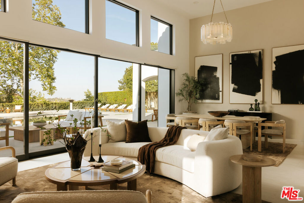 https://media.crmls.org/mediaz/0a202c66-95c4-47f2-85a8-e986a7ec8009.jpg?preset=X-Large