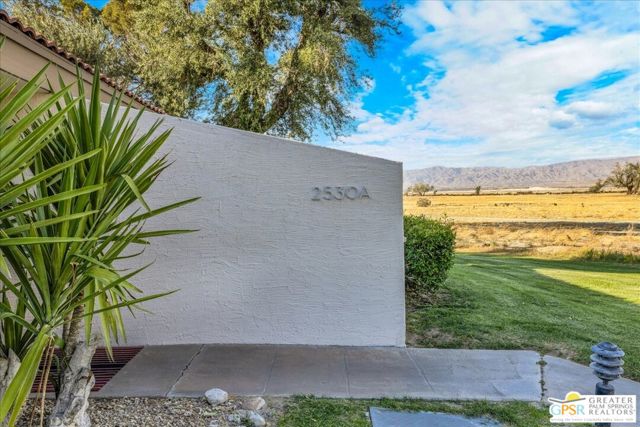 2530 N Whitewater Club Drive, Palm Springs CA: https://media.crmls.org/mediaz/0a2087fb-a0f9-4f65-8850-c0ae1da99a7d.jpg