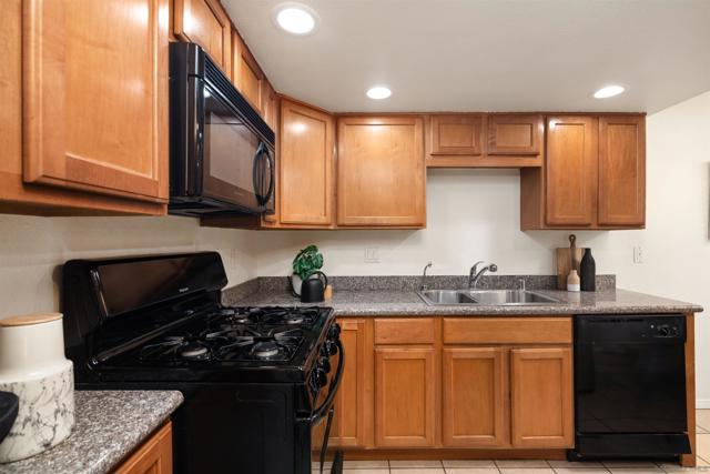 Image 5 of 28 For 3751 37th St  9