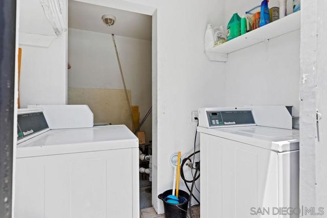 10119 Grandview, La Mesa CA: https://media.crmls.org/mediaz/0a213a16-f114-4abc-ab7f-9be4f6227c02.jpg