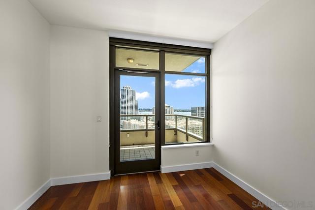 700 W E Street, San Diego CA: https://media.crmls.org/mediaz/0a213a6f-7690-4502-a589-049ceeb5e1e2.jpg