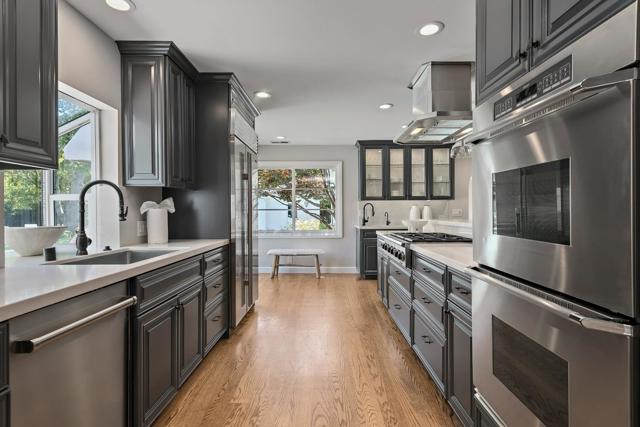 1715 Forest View Avenue, Hillsborough CA: https://media.crmls.org/mediaz/0a217221-750a-4ebb-9dcf-8f7d1aafc642.jpg