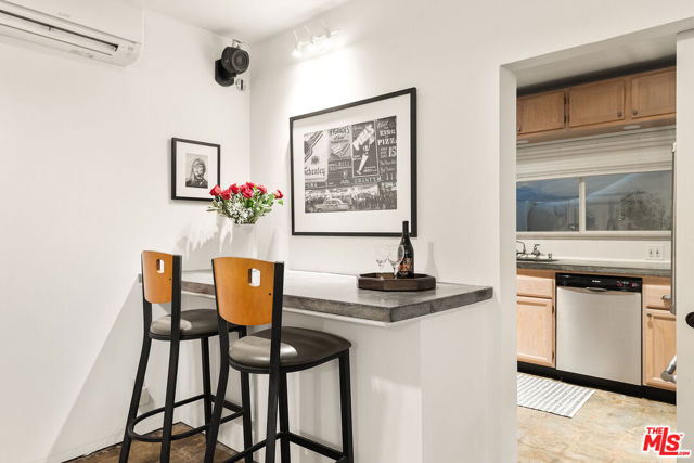 10959 Venice Boulevard, Los Angeles CA: https://media.crmls.org/mediaz/0a2175d3-b860-40c7-825d-7cfd77bb8811.jpg