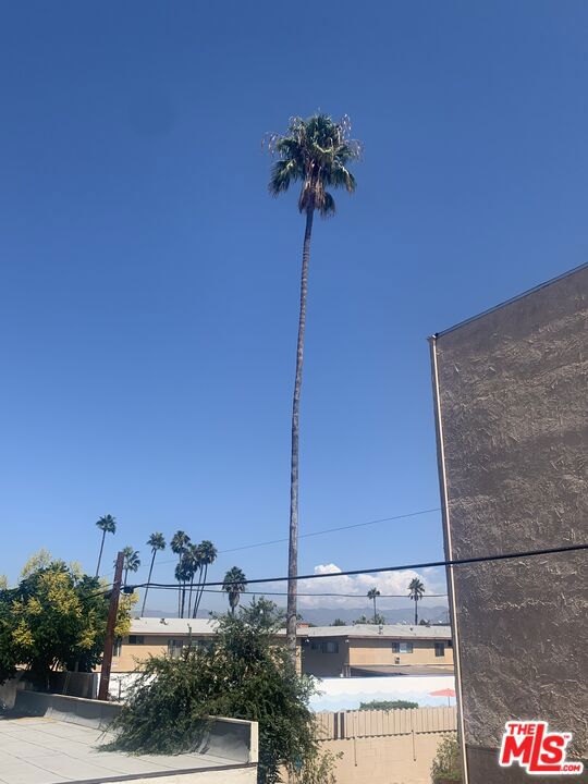 https://media.crmls.org/mediaz/0a21eb0e-715f-429a-828b-6f95fd163938.jpg?preset=X-Large