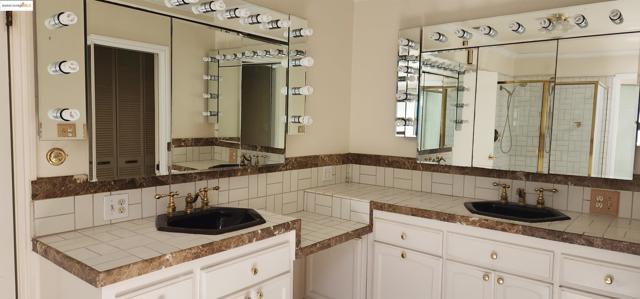 3672 Del Monte Way, San Leandro CA: https://media.crmls.org/mediaz/0a21f34c-441b-43a0-bece-860897f3416f.jpg