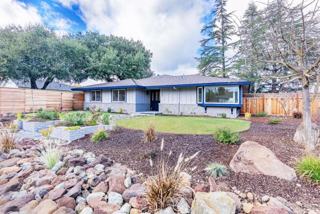 2083 Louise Lane, Los Altos CA: https://media.crmls.org/mediaz/0a22aaf8-116d-40a8-97f0-0e4dbcf072c9.jpg