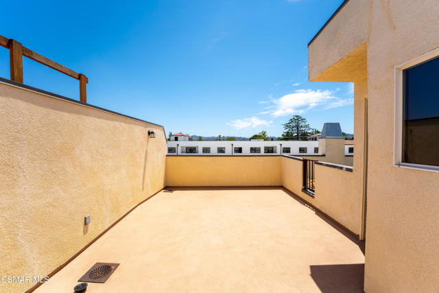 5224 Corteen Place, Valley Village CA: https://media.crmls.org/mediaz/0a22d57b-461b-4db1-9f8d-a613f23b1960.jpg