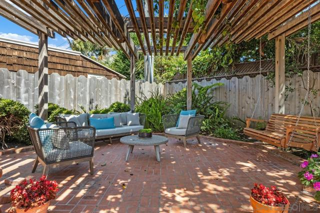 335 Fern Glen, La Jolla CA: https://media.crmls.org/mediaz/0a22eb72-48fb-4f6b-8fb3-9d838c59ceb2.jpg