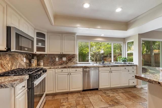 6524 Bose Lane, San Jose CA: https://media.crmls.org/mediaz/0a233ed5-6f44-438d-a7c9-6a55aa299fe0.jpg