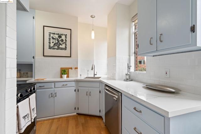 Image 16 of 45 For 492 Staten Ave  503