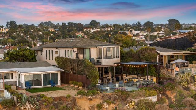282 Neptune Avenue, Encinitas CA: https://media.crmls.org/mediaz/0a24e0ca-18e7-471d-8712-524cc728cefe.jpg