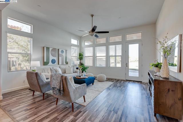 1440 Riva Trigoso Dr, Manteca CA: https://media.crmls.org/mediaz/0a24f614-1117-458e-8eb4-b7eec929742d.jpg