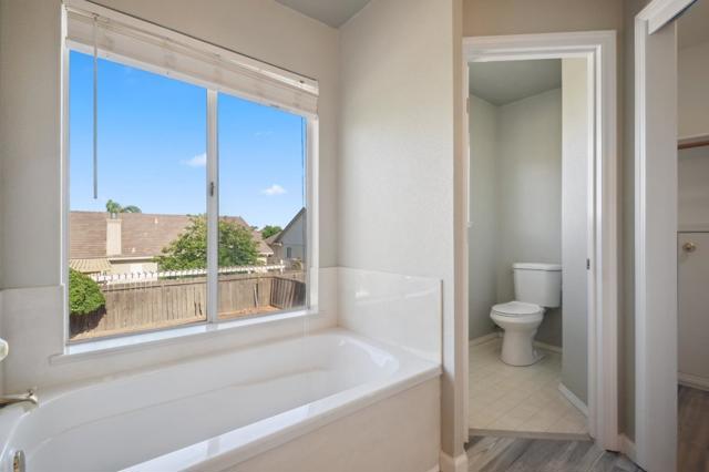 1622 Fir Drive, Los Banos CA: https://media.crmls.org/mediaz/0a2518bb-9b1d-4f91-bac4-4ef7312b4d6b.jpg