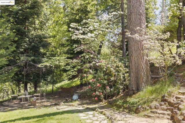20581 Gerber Rd, Tuolumne CA: https://media.crmls.org/mediaz/0a25254f-f04d-4abb-8931-c753db7225f2.jpg