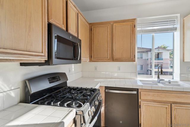 Image 4 of 16 For 11410 Via Rancho San Diego  38