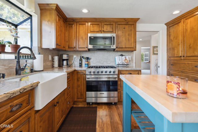 6378 Lada Avenue, Camarillo CA: https://media.crmls.org/mediaz/0a25bbff-79bd-4af1-b8e8-5b7e8c4dd370.jpg
