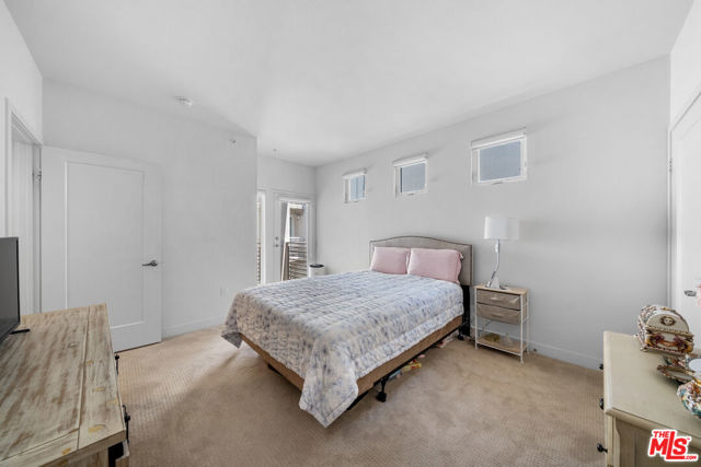 436 S Virgil Avenue, Los Angeles CA: https://media.crmls.org/mediaz/0a260364-f720-4ec3-a35a-e37f260478b9.jpg