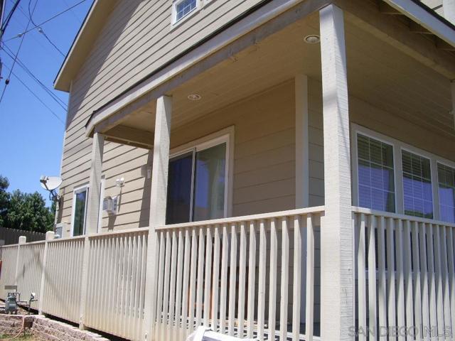 3012 Rosecrans St, San Diego CA: https://media.crmls.org/mediaz/0a269726-ccda-4e63-a39d-63d02fc0c6db.jpg